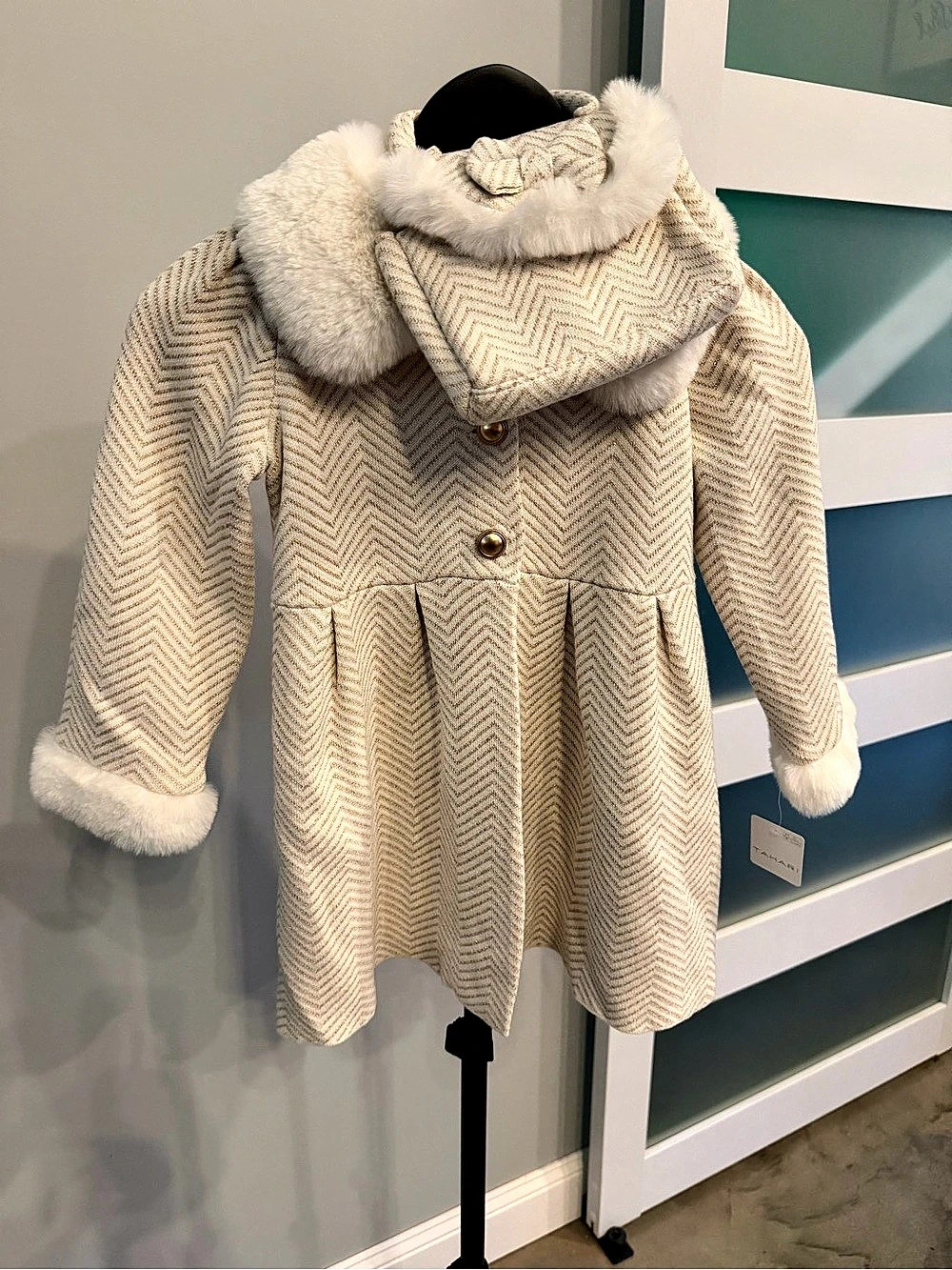 Girls Tahari Herringbone Faux Fur Collar Coat with matching purse Size 4T NWT